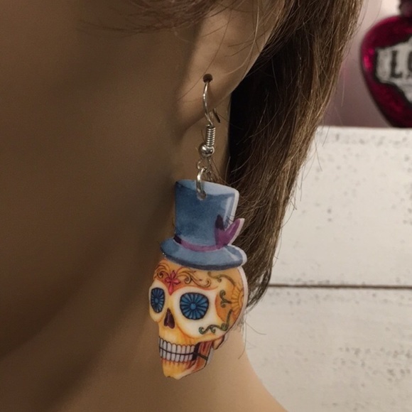 Skull Acrylic Earrings - Picture 2 of 8